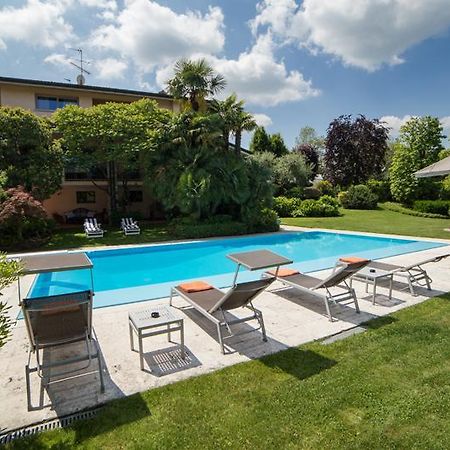 B&B Villa Adriano デセンツァーノ・デル・ガルダ エクステリア 写真