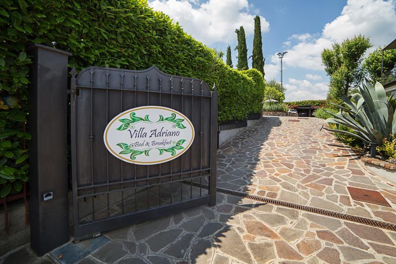 B&B Villa Adriano デセンツァーノ・デル・ガルダ エクステリア 写真