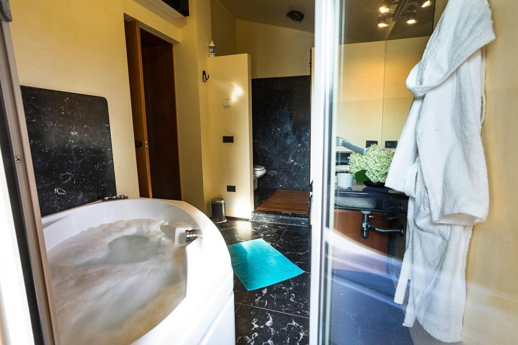 B&B Villa Adriano デセンツァーノ・デル・ガルダ エクステリア 写真